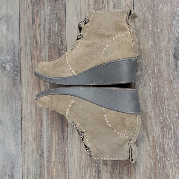 Eddie Bauer Women Suede Wedge Booties Shoes sz 8.5 - Picture 6 of 15